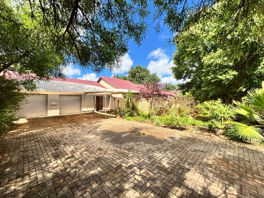 4 Bedroom Property for Sale in La Hoff North West